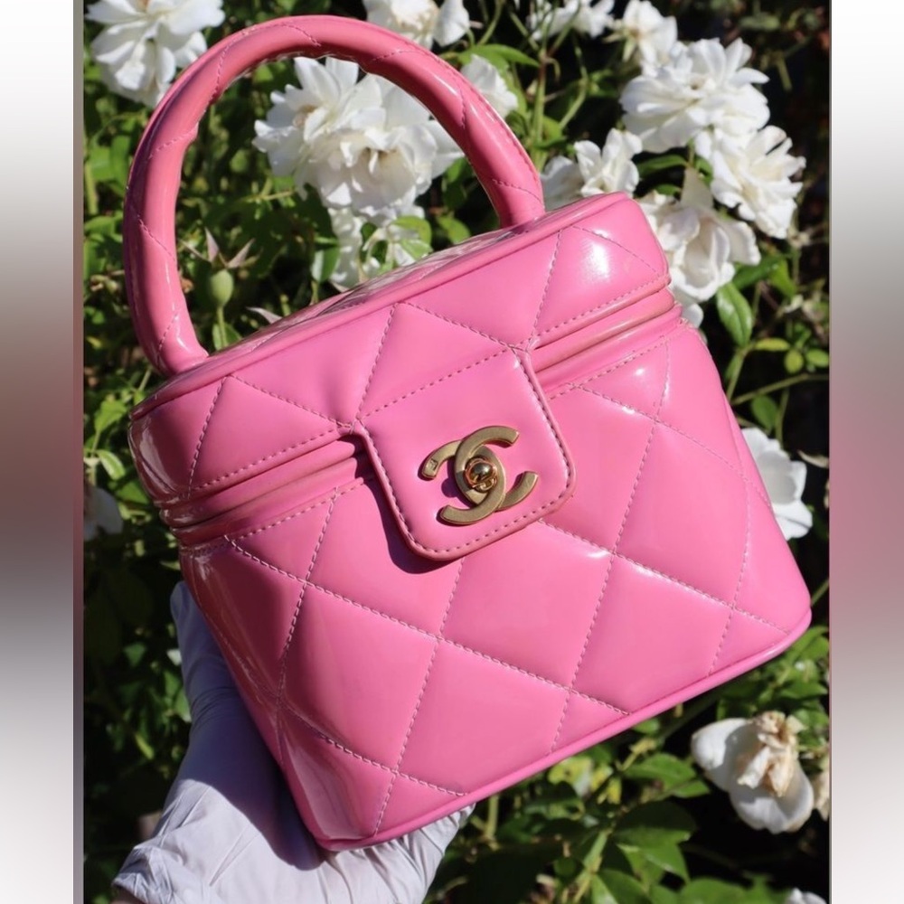 SOLD Chanel Vintage 1995 Barbie Collection Barbie Pink Vanity Case Heart bag